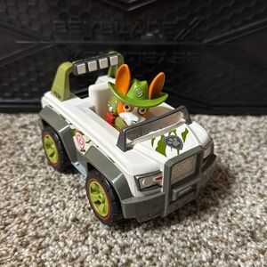 Paw Patrol Trackers Jungle Cruiser Vehicle and Figure